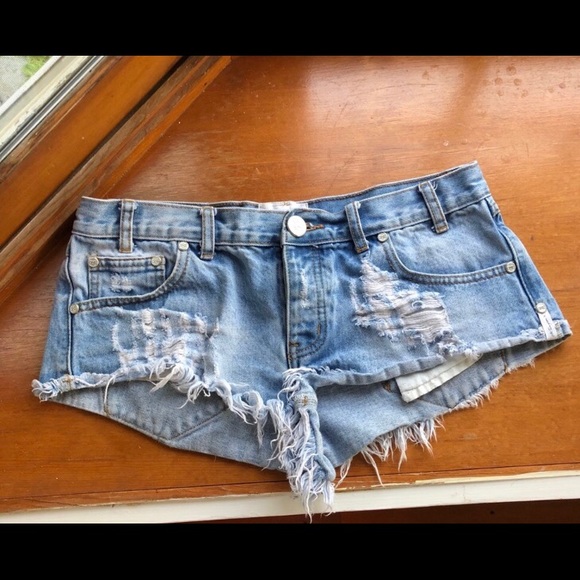 One teaspoon destroyed denim shorts - Picture 1 of 3